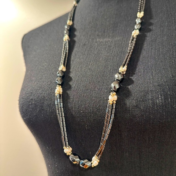 Vintage Twisted Hematite Triple Strand Fresh Water Pearls Long Necklace EUC - Picture 3 of 17